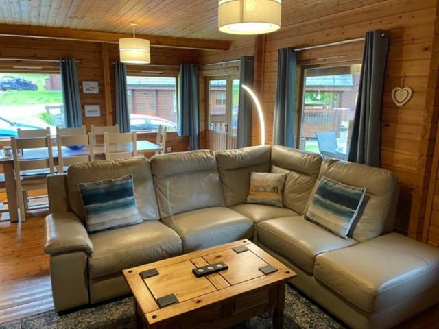 Luxury 3 Bedroom, 3 Bathroom Lodge With Hot Tub Llanbedr  Eksteriør bilde