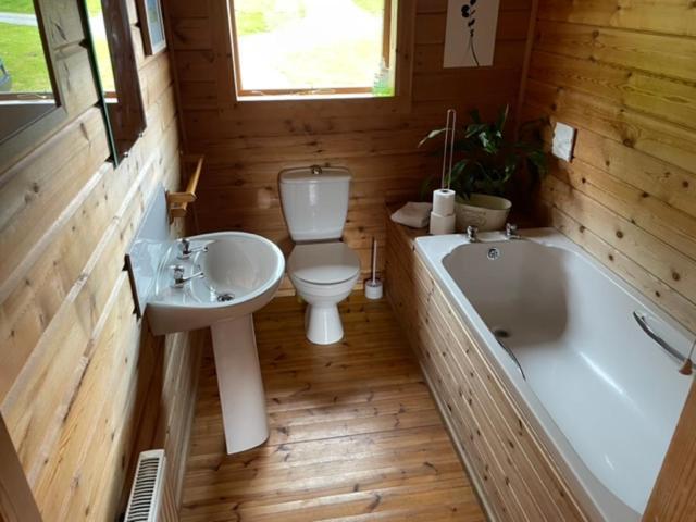 Luxury 3 Bedroom, 3 Bathroom Lodge With Hot Tub Llanbedr  Eksteriør bilde